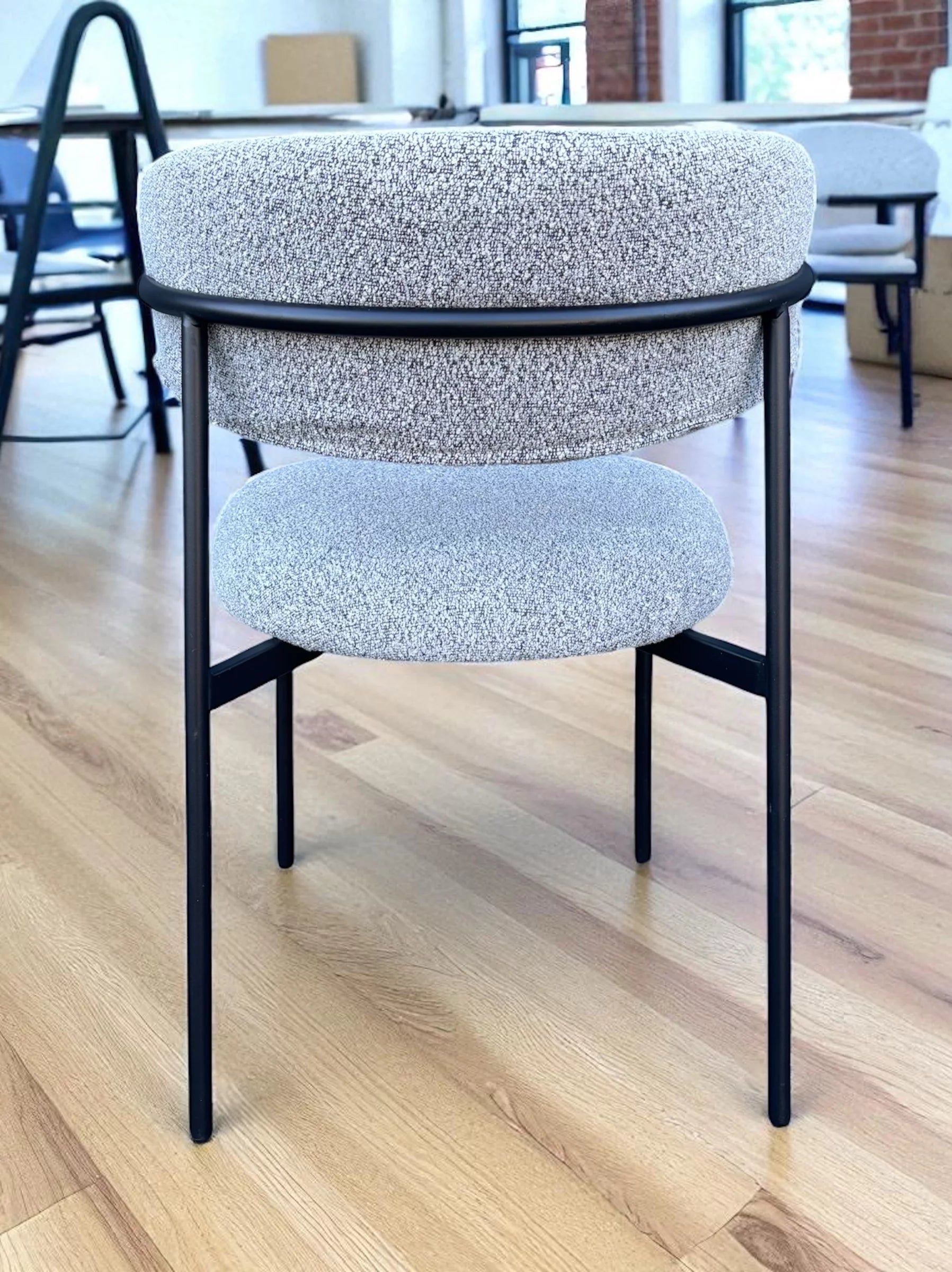 Tina stoel grijs boucle