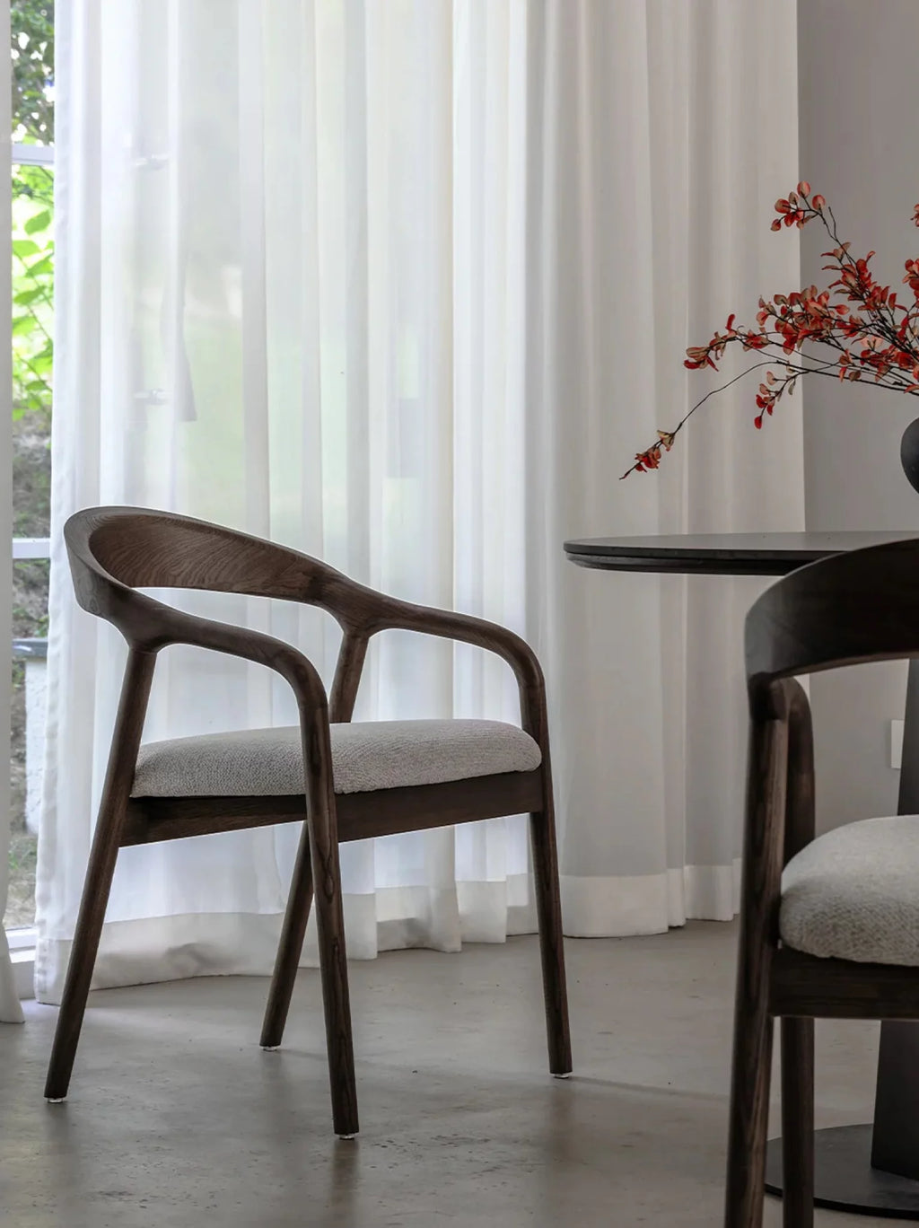 Carlo houten stoel walnoot / beige