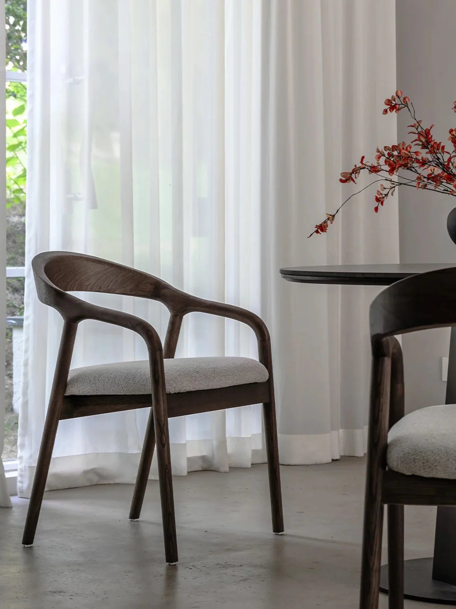 Carlo houten stoel walnoot / beige