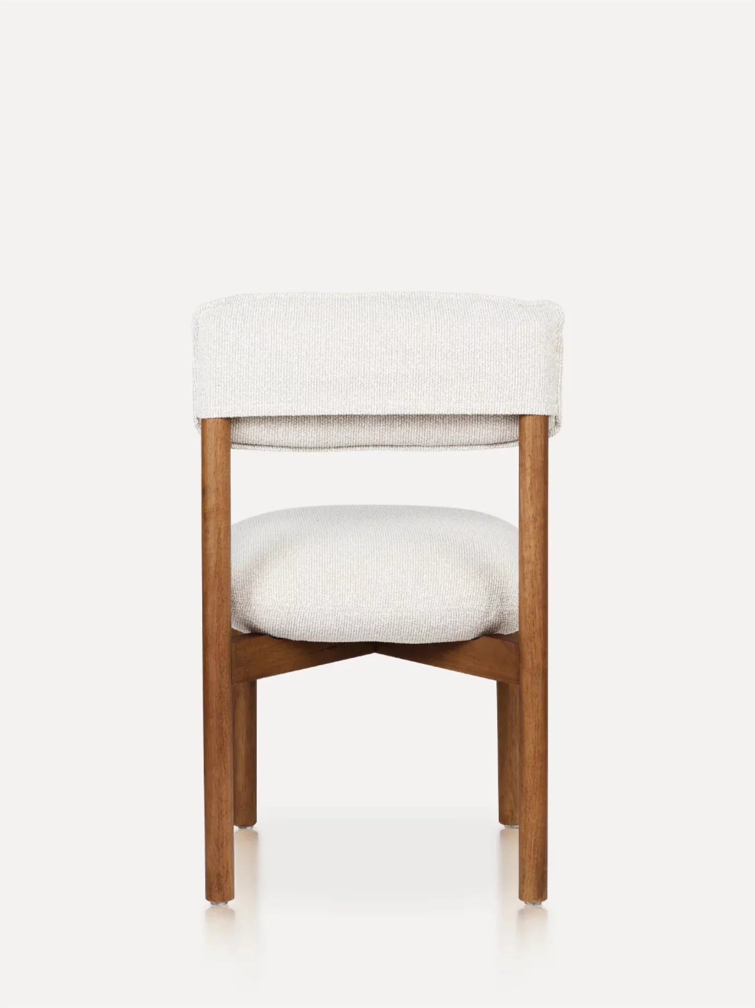 Houten eetkamerstoel frank walnoot afwerking en beige zit kussen