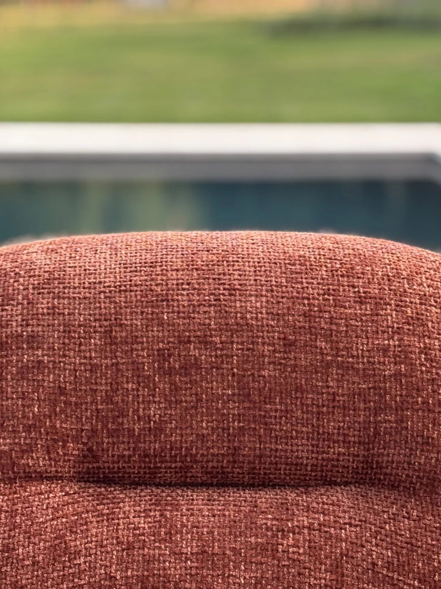 CLOUDY ACCENT CHAIR TERRA