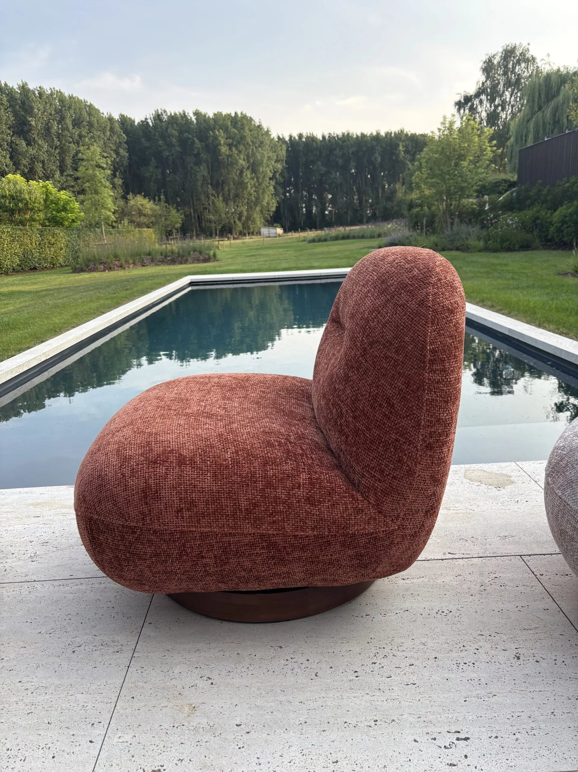 CLOUDY ACCENT CHAIR TERRA