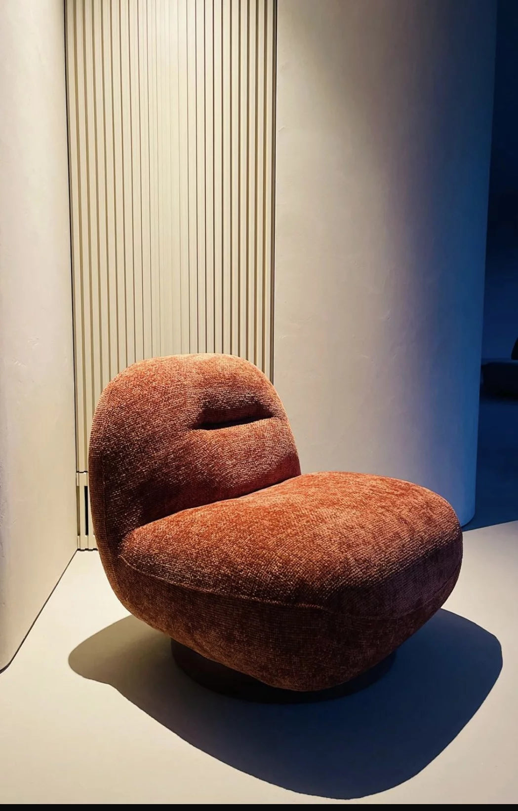 CLOUDY ACCENT CHAIR TERRA