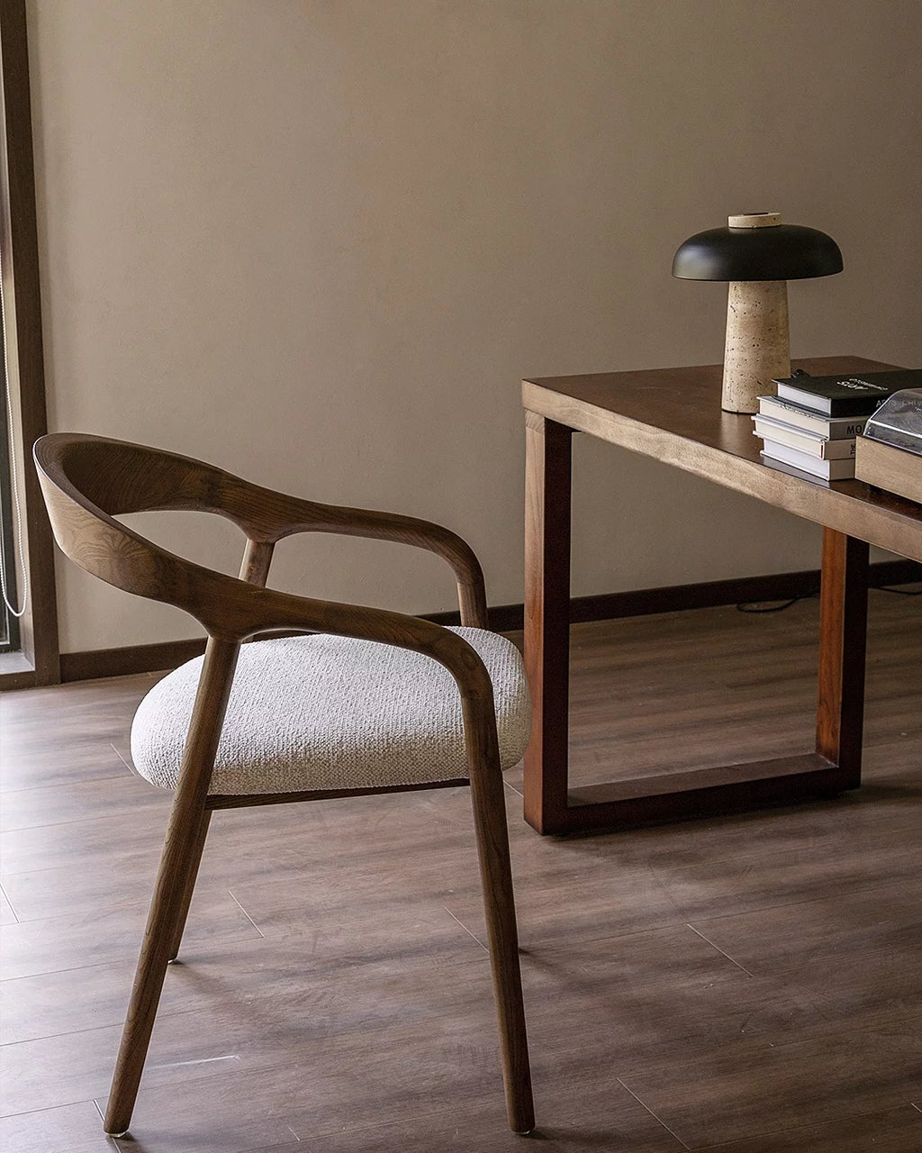 Bromo houten stoel walnoot