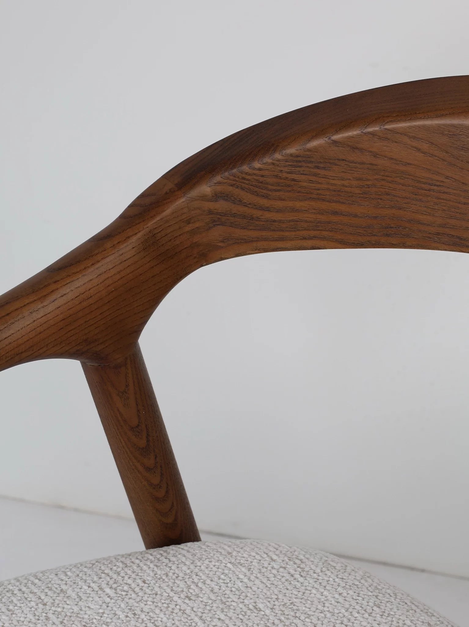 Bromo houten stoel walnoot