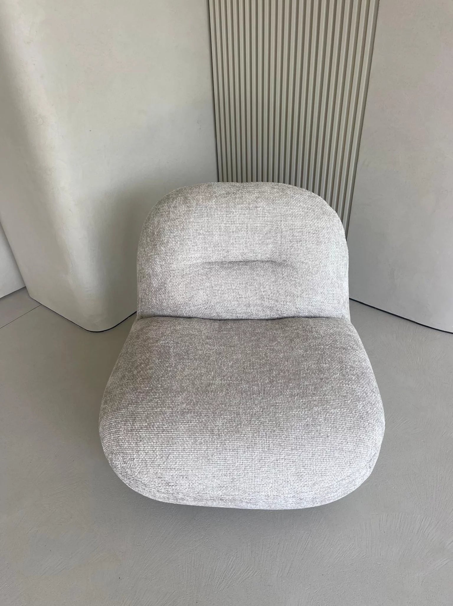 Cloudy accent chair champagne