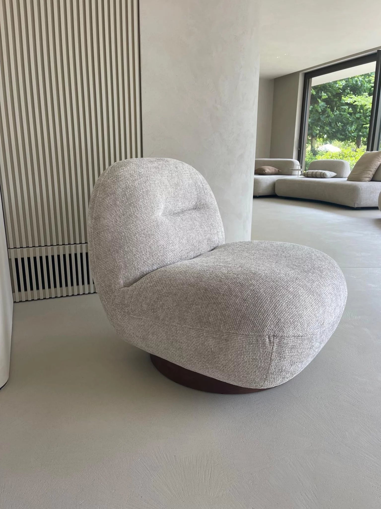 Cloudy accent chair champagne