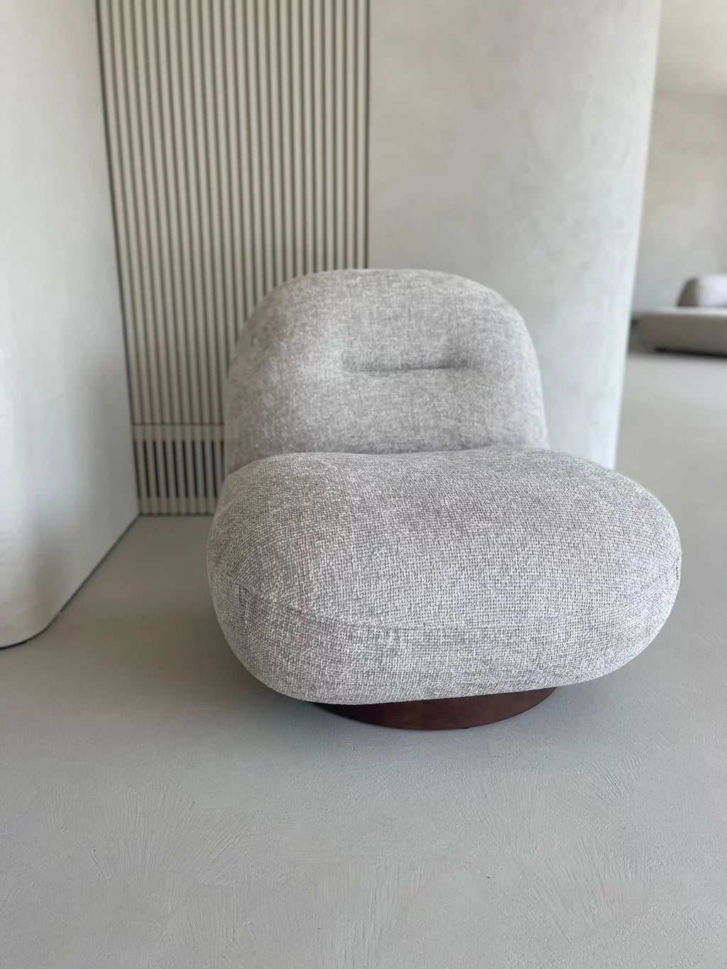 Cloudy accent chair champagne