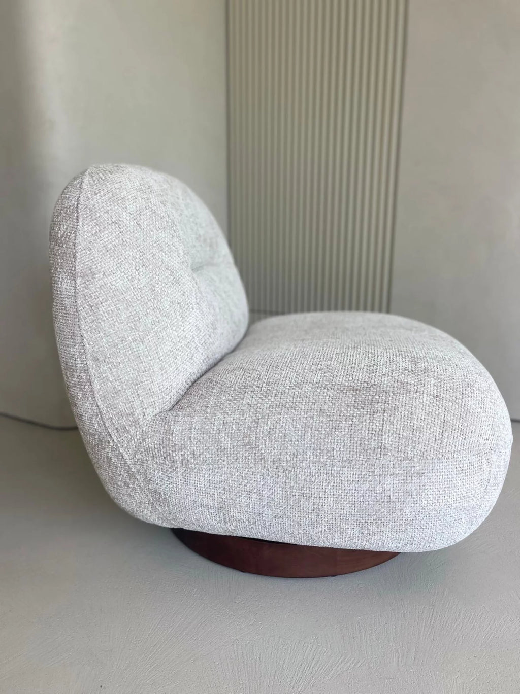 Cloudy accent chair champagne