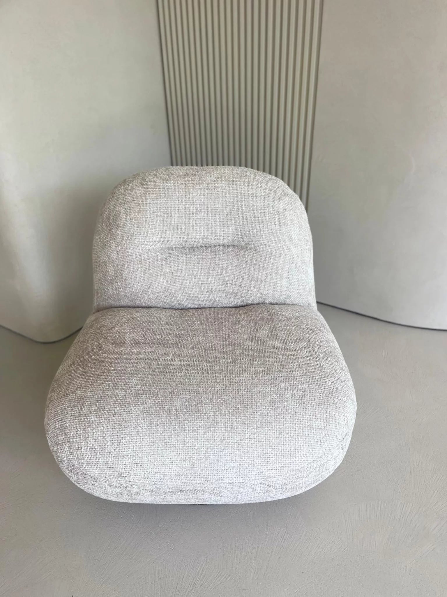 Cloudy accent chair champagne