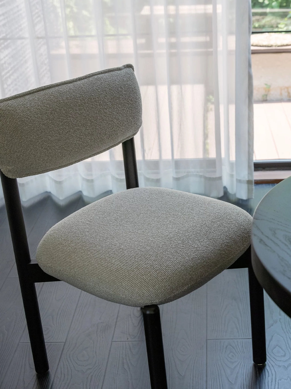 Houten eetkamerstoel frank zwart met beige ote