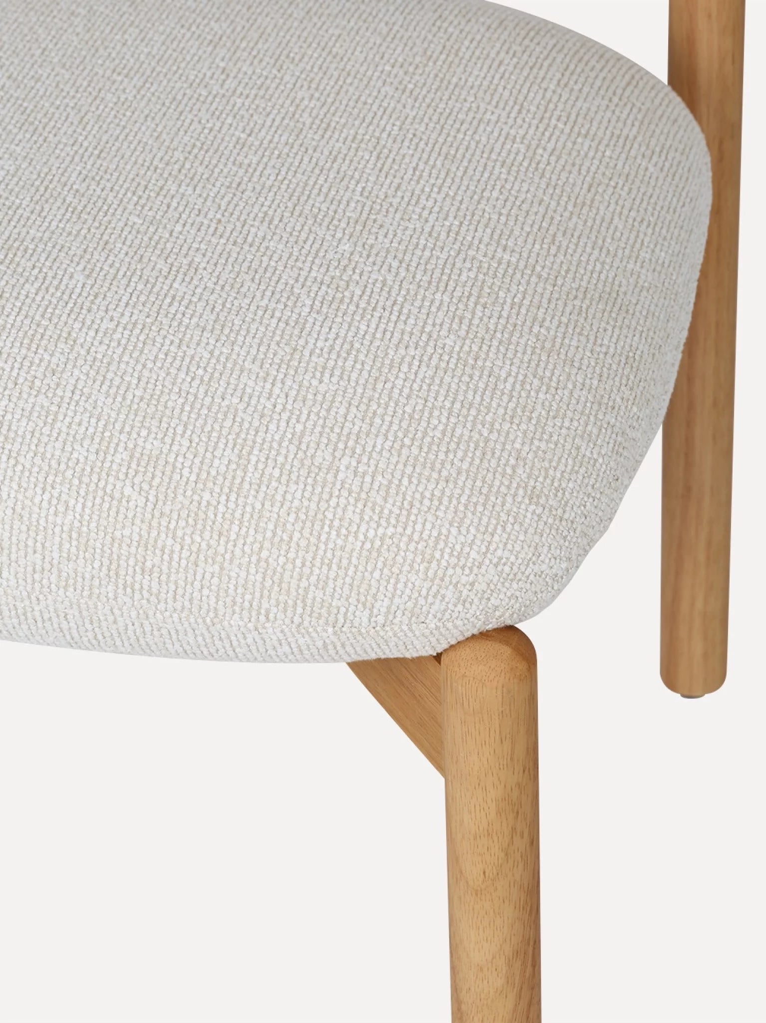 Houten eetkamerstoel frank natural met beige zitkussen