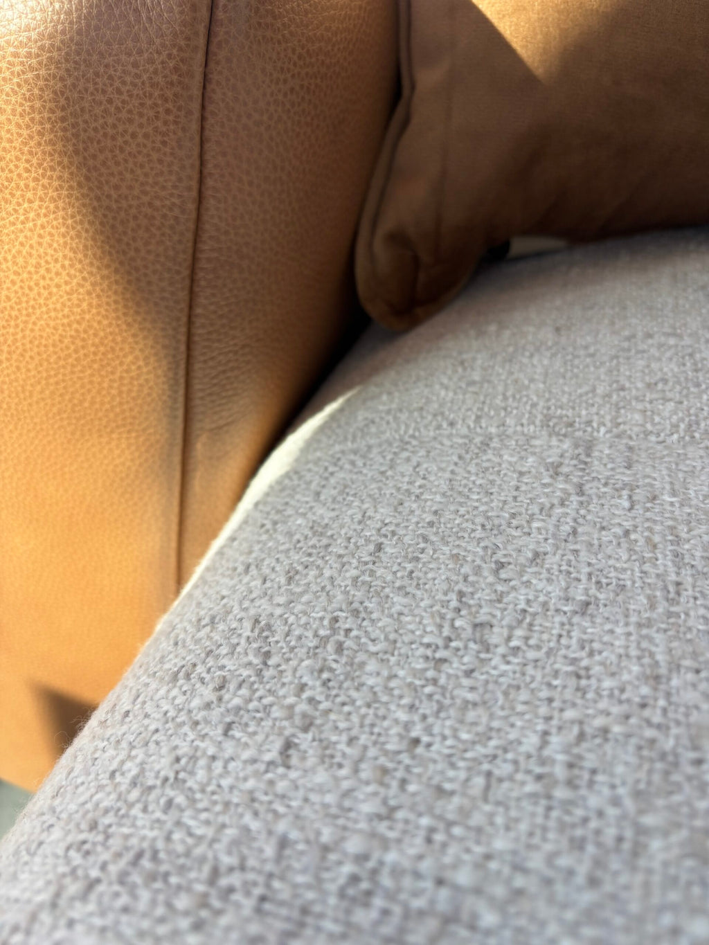 Magic Sofa Leder Cognac + Oasis 01 Natural Linkse Hoek